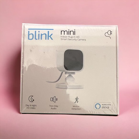 Blink Mini – Compact indoor plug-in smart security camera, 1080p HD video - Picture 10 of 11